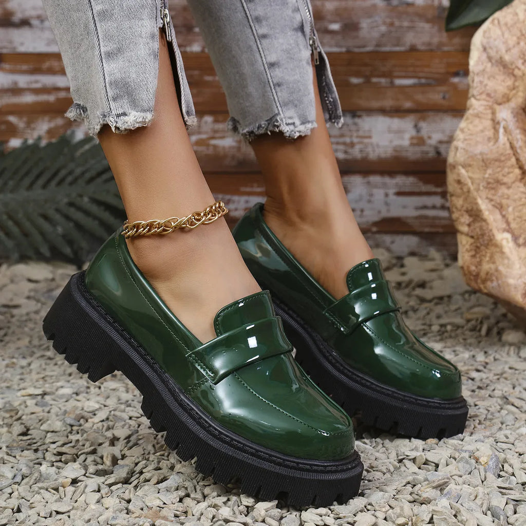 British style women's slip-on loafers with chunky platform heel in black colour
