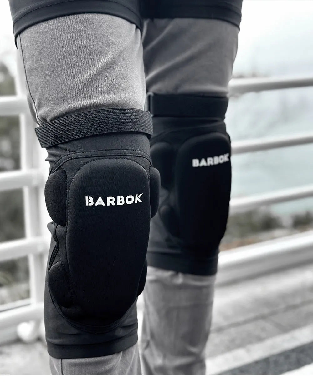 Black spandex hip protector pad with NBR foam for roller skating and skateboarding safety.