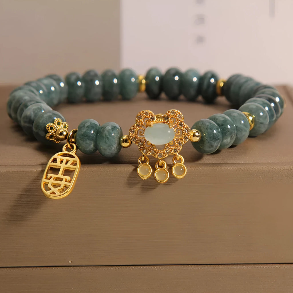 Women's natural emerald jade bracelet with abacus beads design and alloy safety lock clasp