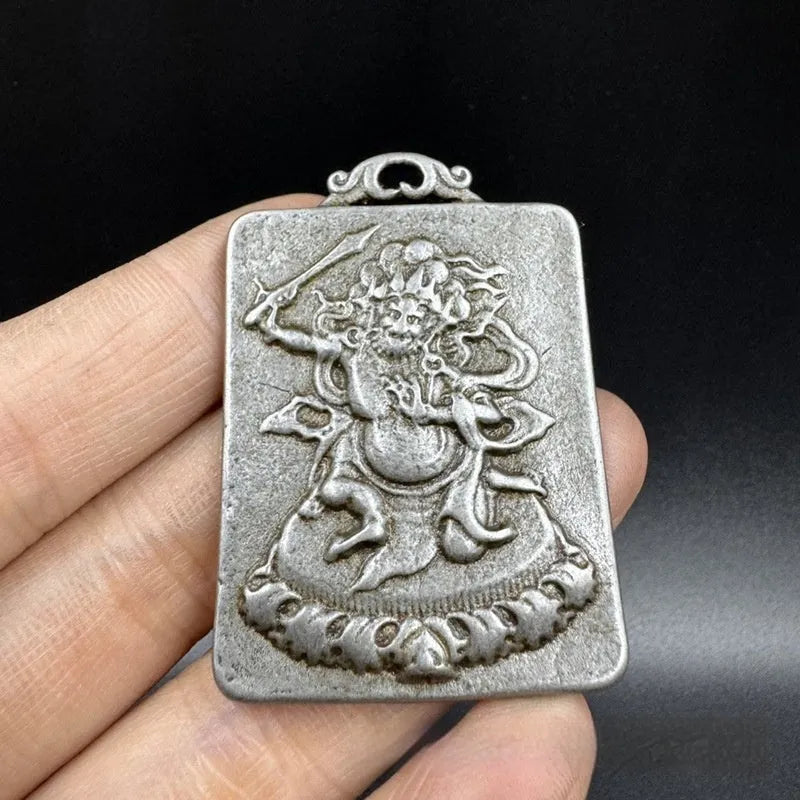 Iron metal pendant ornament with Chinese style geometric design