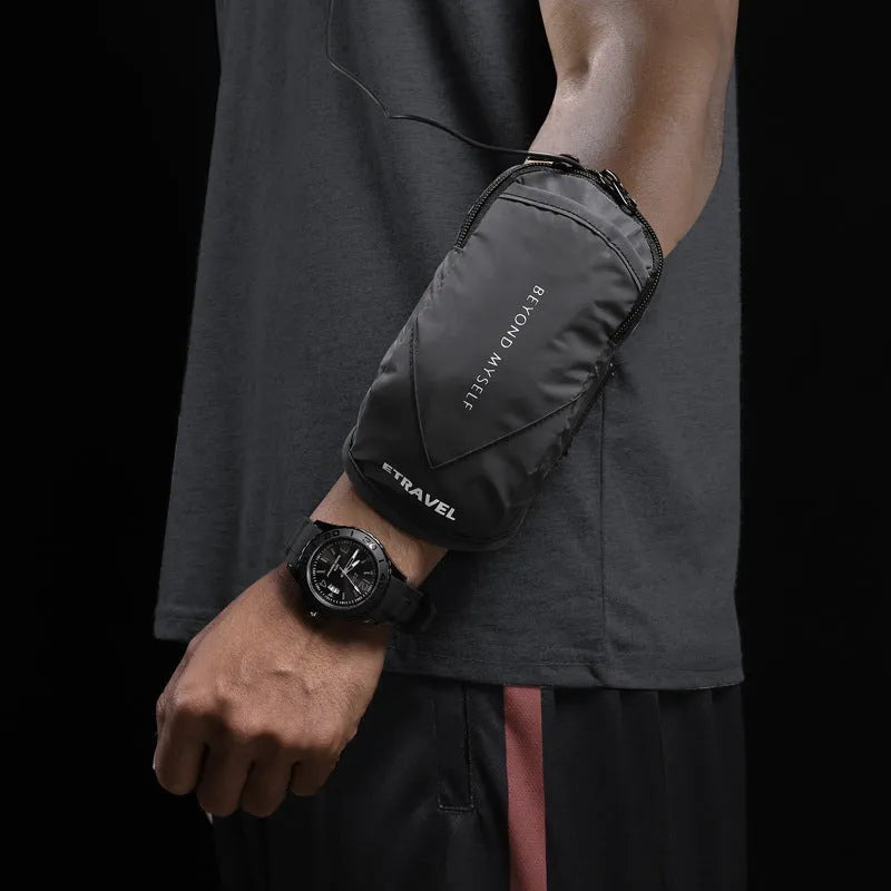 Black reflective running arm bag with adjustable strap and 7-inch capacity.