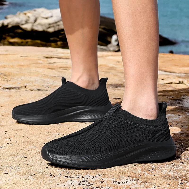 Casual lightweight soft sole slip-on loafers for couples in solid colour, Flyknit upper, low heel