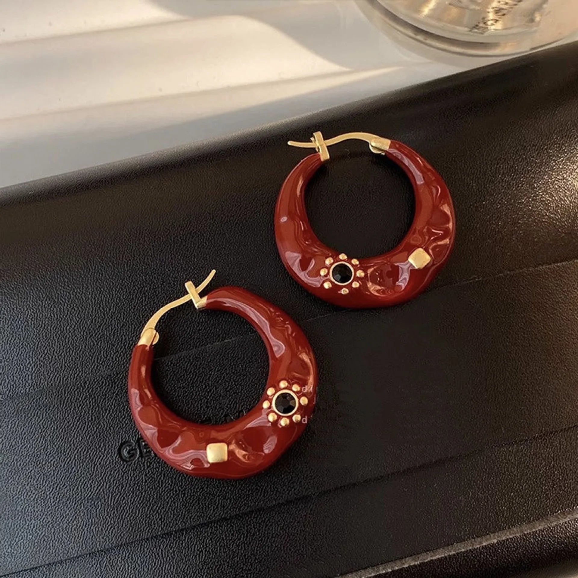Hong Kong style retro rhinestone stud earrings in black and red with oil dripping finish