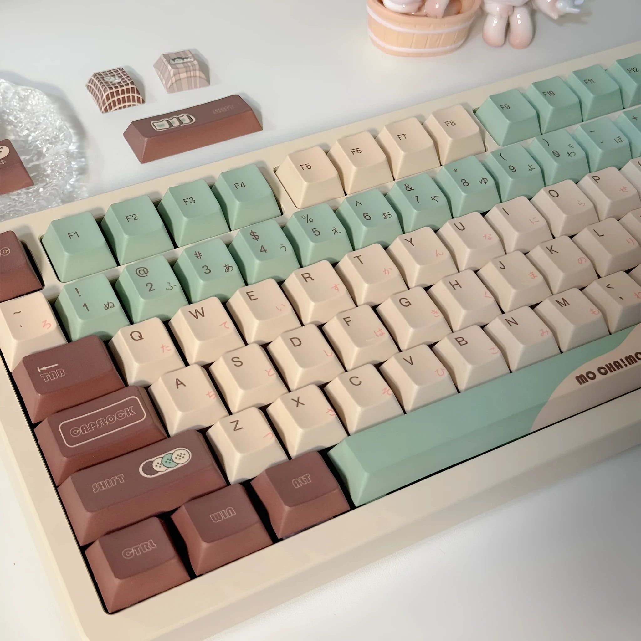 Matcha Theme coloured mechanical keyboard keycaps with five-sided sublimation printing and key puller tool