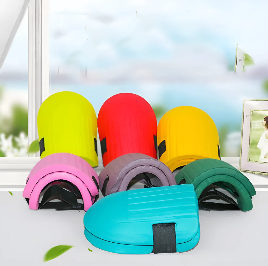 A pair of EVA foam knee pads in one of five colours: black, dark green, yellow, army green, or grass green.