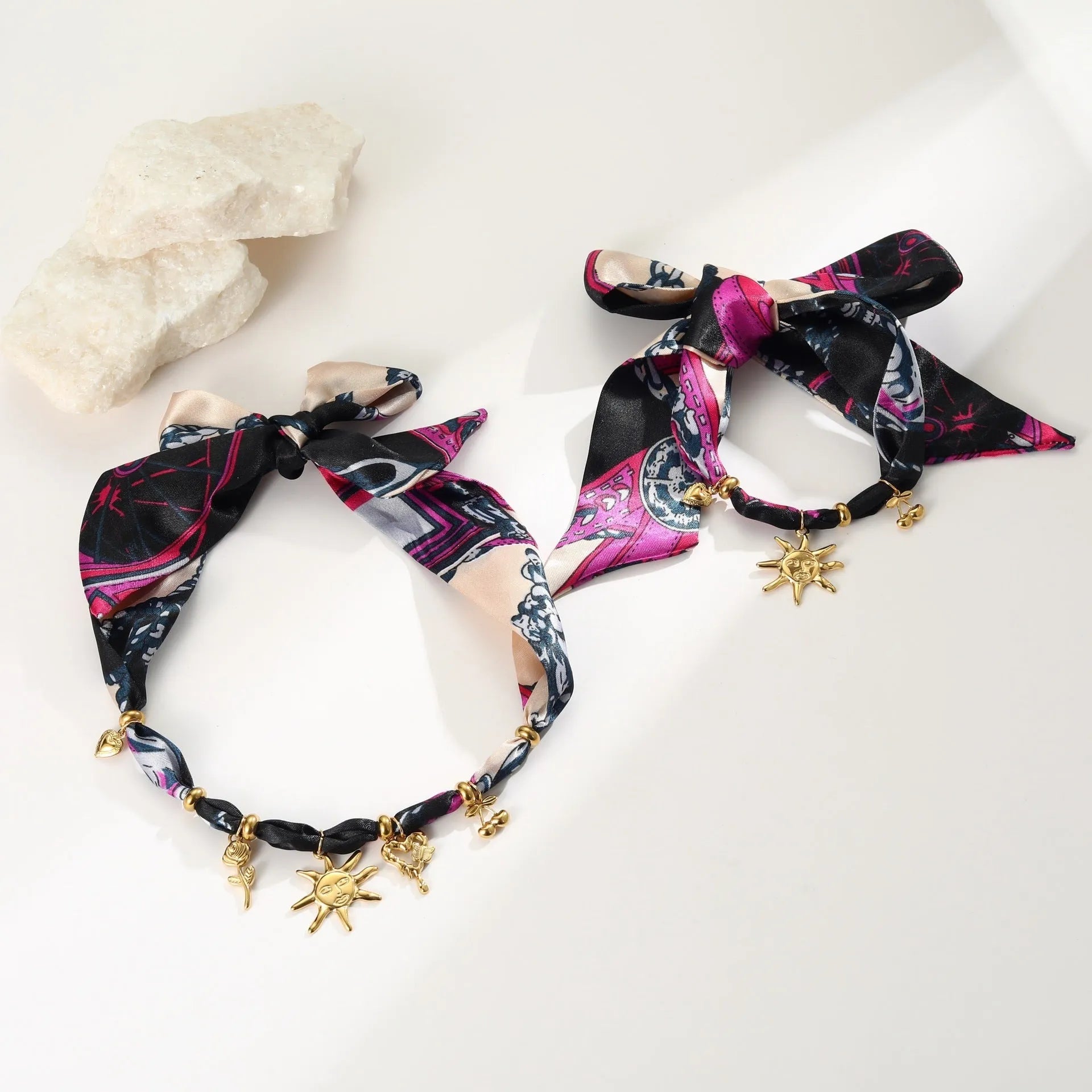 Women's geometric pendant necklace or bracelet with gold plating and adjustable 41-50cm chain
