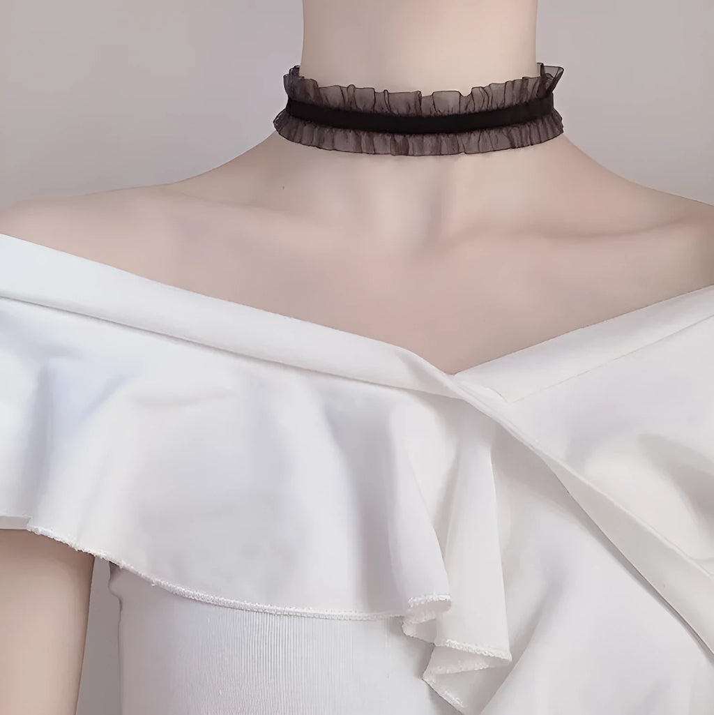 Velvet ruffled clavicle necklace with floral alloy pendant on snake bone chain in black colour