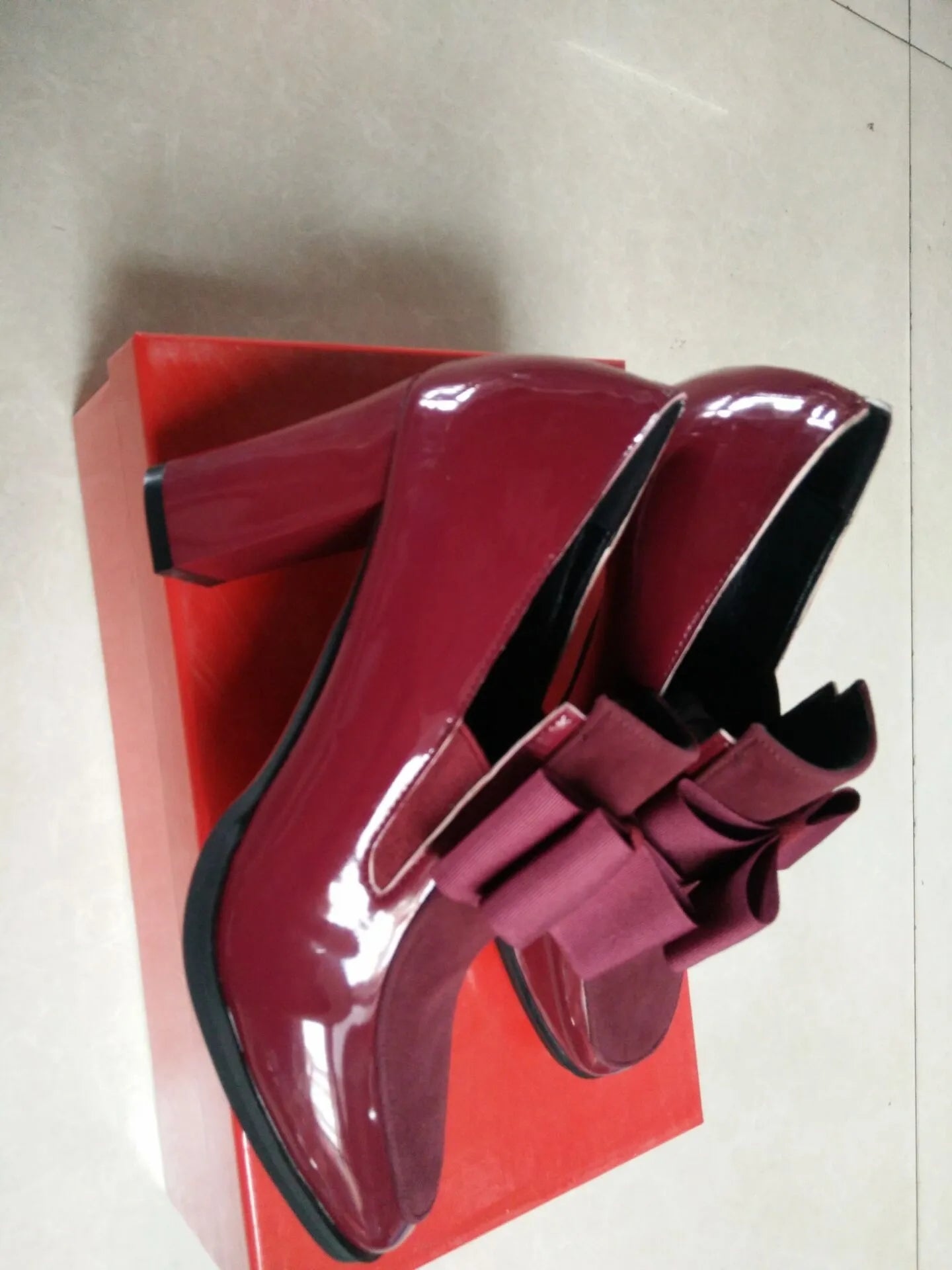 Women's patent leather high heels with thick heel above 8cm and square toe in black and wine red