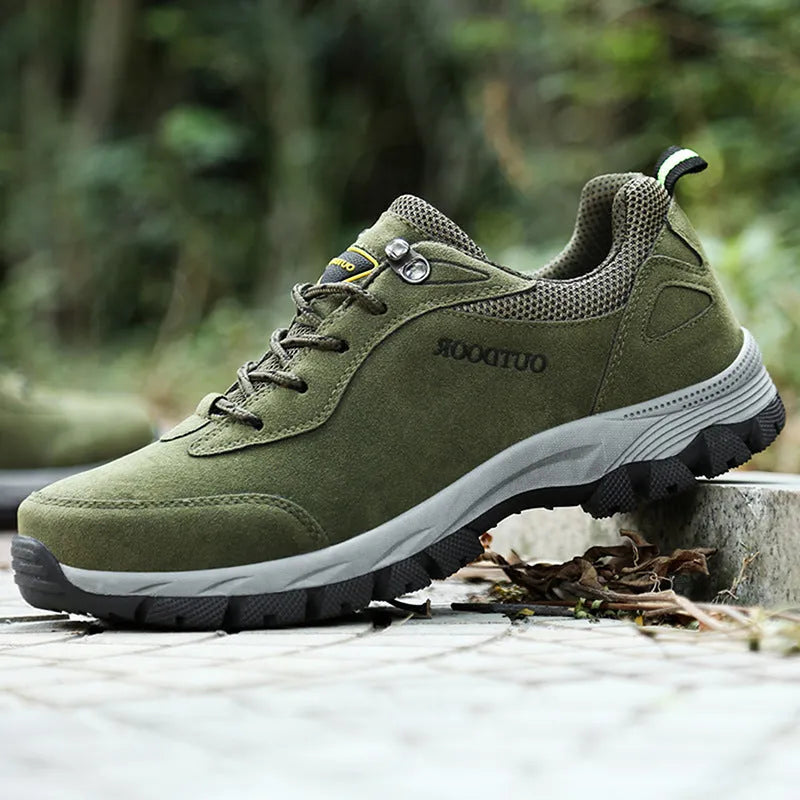 Men's low-cut outdoor hiking shoes in army green, available in large sizes up to 49.