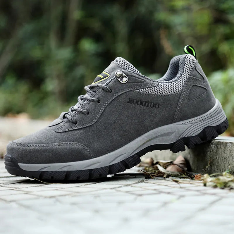 Men's low-cut outdoor hiking shoes in army green, available in large sizes up to 49.