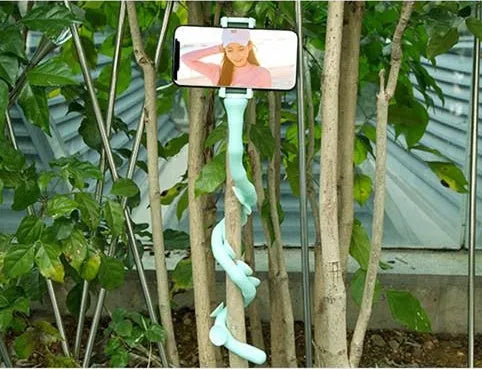 Flexible silicone phone holder with suction cup showing 360° rotation and 62cm length