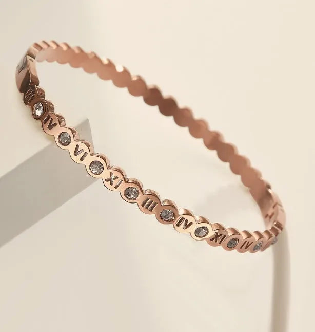 Titanium steel Korean style bracelet with number elements in gold, rose gold or steel colour electroplated finish