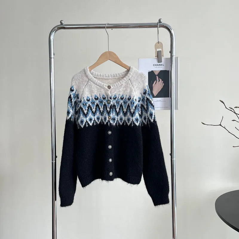 Women's thick jacquard knit sweater coat with contrasting colour design in loose fit