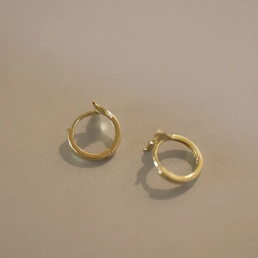 S925 sterling silver 14k gold plated fishtail hoop earrings with 8mm inner diameter and 10mm outer diameter