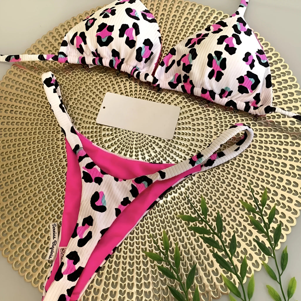 Women's printed bikini swimsuit with nylon fabric and cotton lining in brief style for swimming