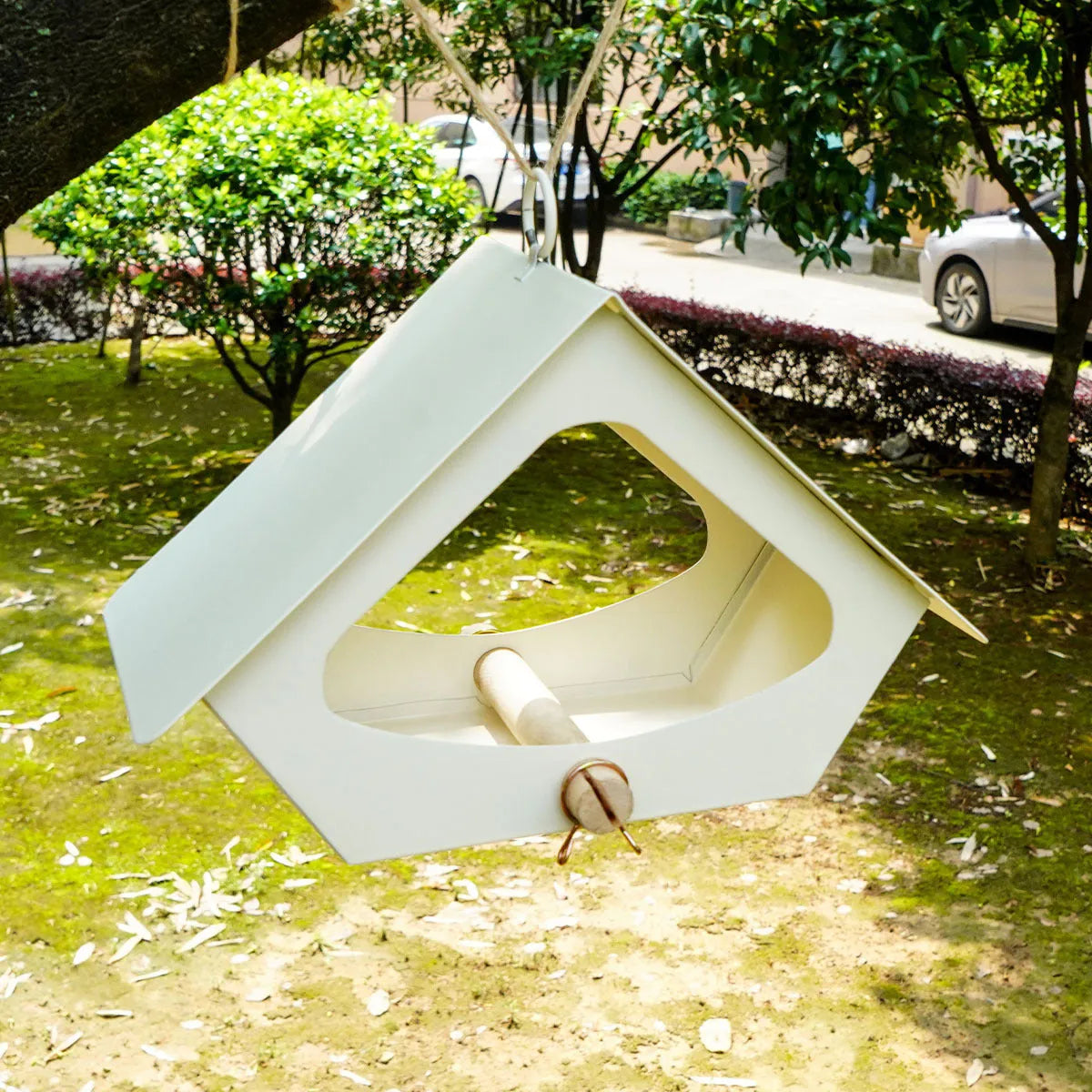 European-style iron bird nest with anti-rain feature for outdoor garden decoration