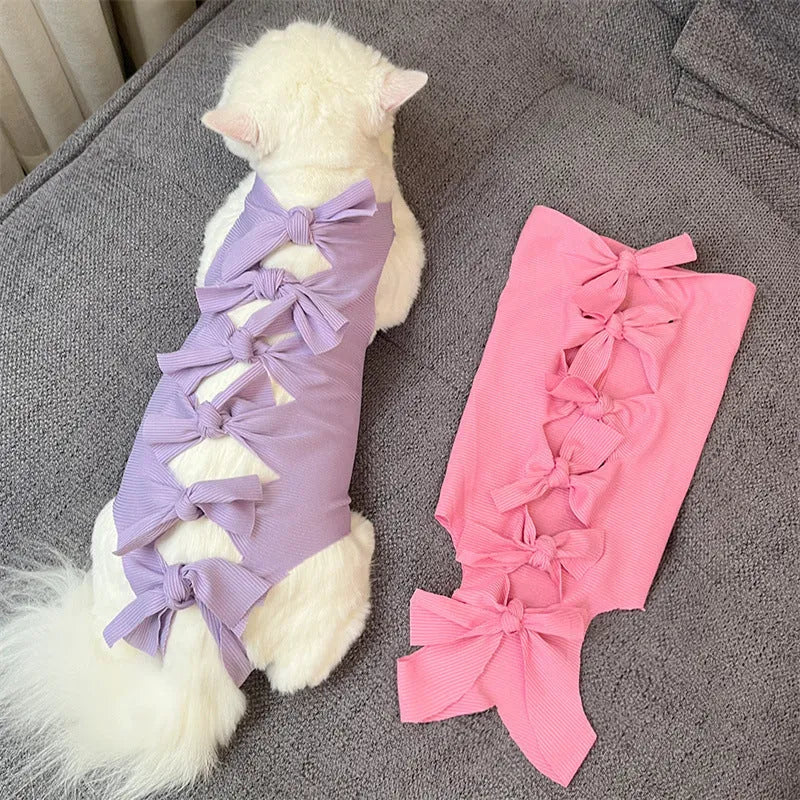 Lace-up cat sterilisation clothing in polyester fabric for post-operation recovery with adjustable closure