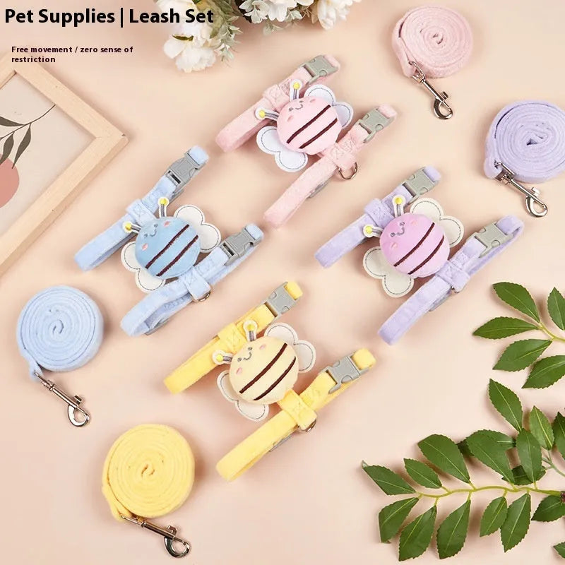 Bee-shaped adjustable cat leash in blue, pink, or yellow with strap and hand rope.