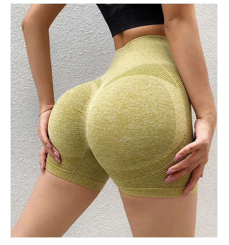 Women's quick-drying fitness shorts in various colours with seamless waistband design