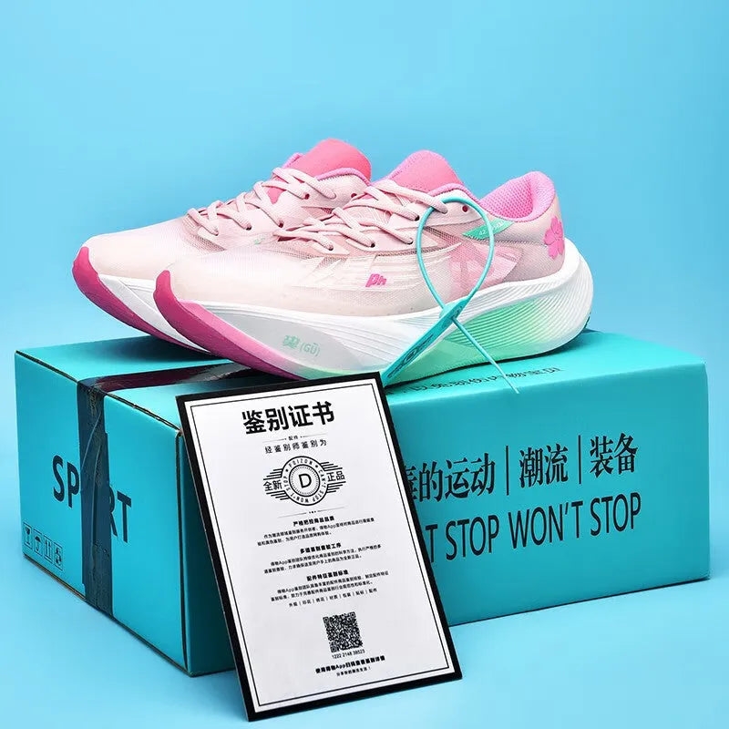 Low-top carbon plate sports sneakers in multiple colours on a natural rubber sole with lace-up front.