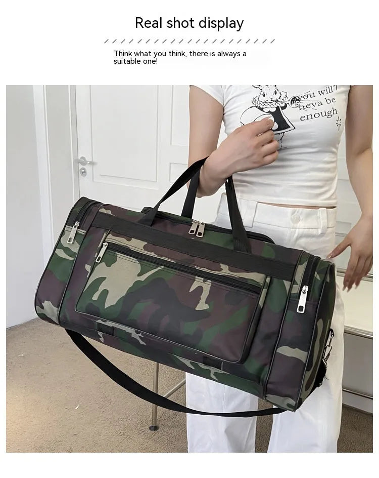 Camouflage waterproof luggage bag with 20L capacity and striped lining for leisure travel