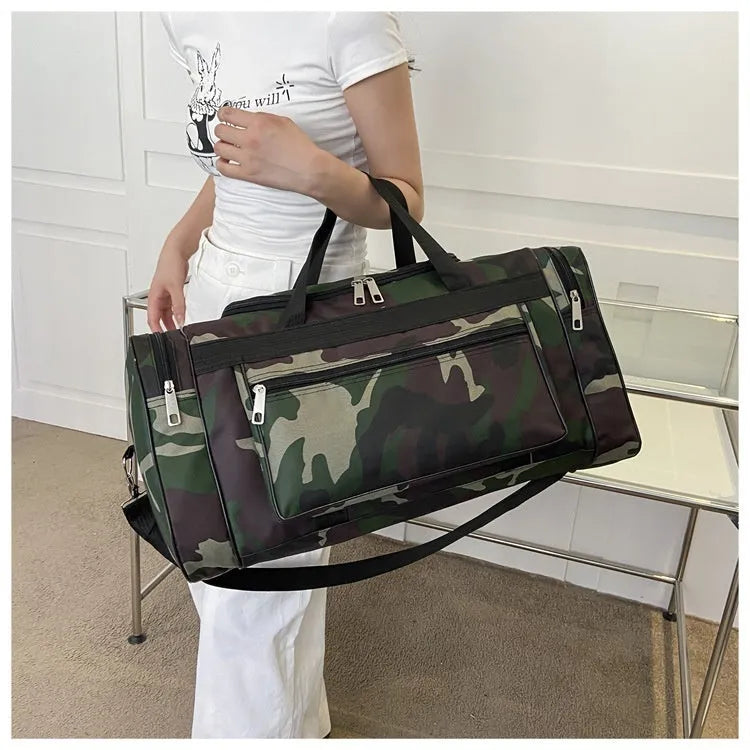 Camouflage waterproof luggage bag with 20L capacity and striped lining for leisure travel
