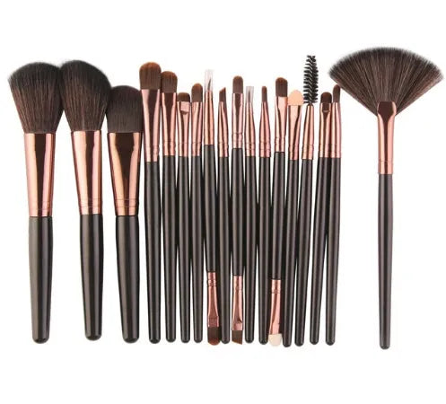 MAANGE 18 piece makeup brush set with fan brushes in case