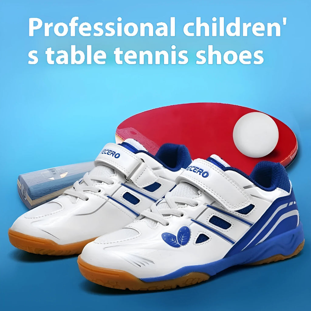 Low-top breathable badminton shoes with ribbed rubber soles in white-blue colour combination