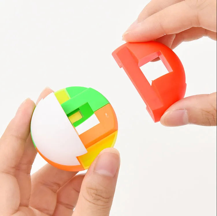 Mini children's educational puzzle toy building blocks assembled into a 4.5cm ABS plastic ball, random colour