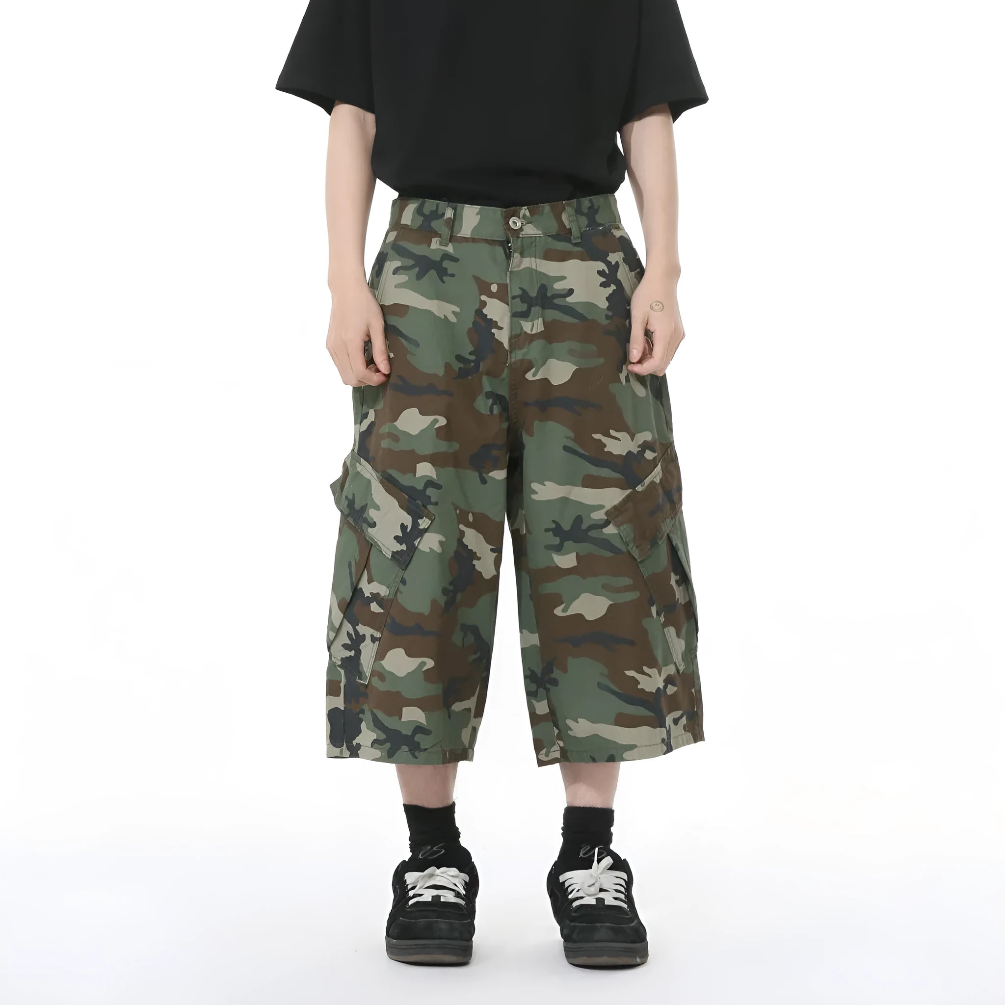 Men's cropped camouflage jeans with large pockets and American side stitching