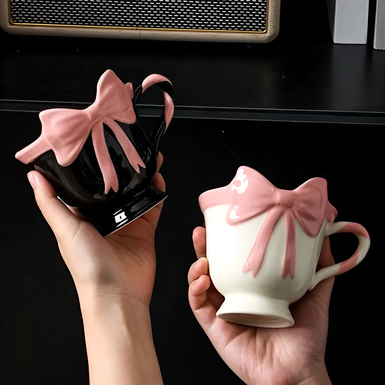 Ceramic mug with heart bow design in black pink colour, 400ml capacity