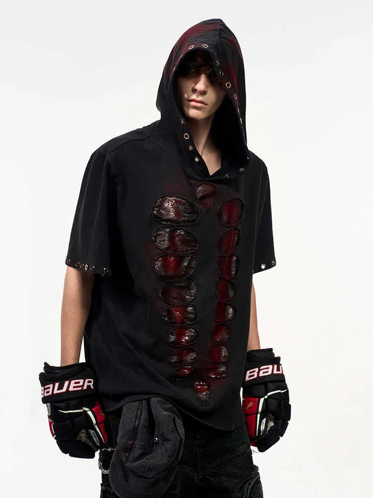 Black men's loose-fit hooded T-shirt with short sleeves and sequin decoration.