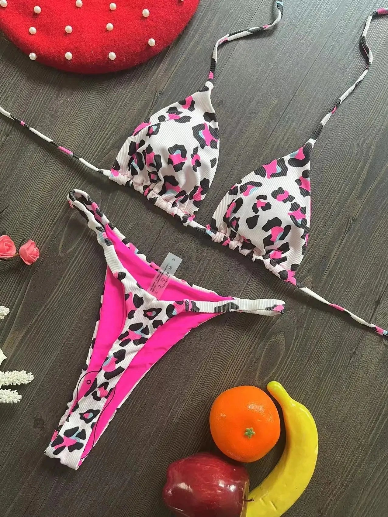 Women's printed bikini swimsuit with nylon fabric and cotton lining in brief style for swimming
