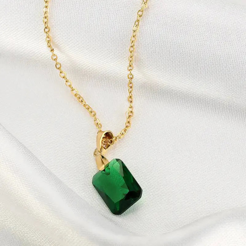 Copper geometric rectangular pendant necklace with quadrilateral design in XL1006 green colour on O-ring chain