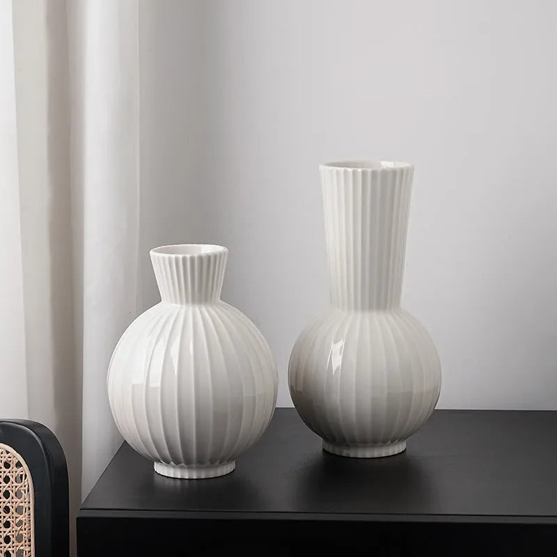 White American country style ceramic ball striped vase for table decoration