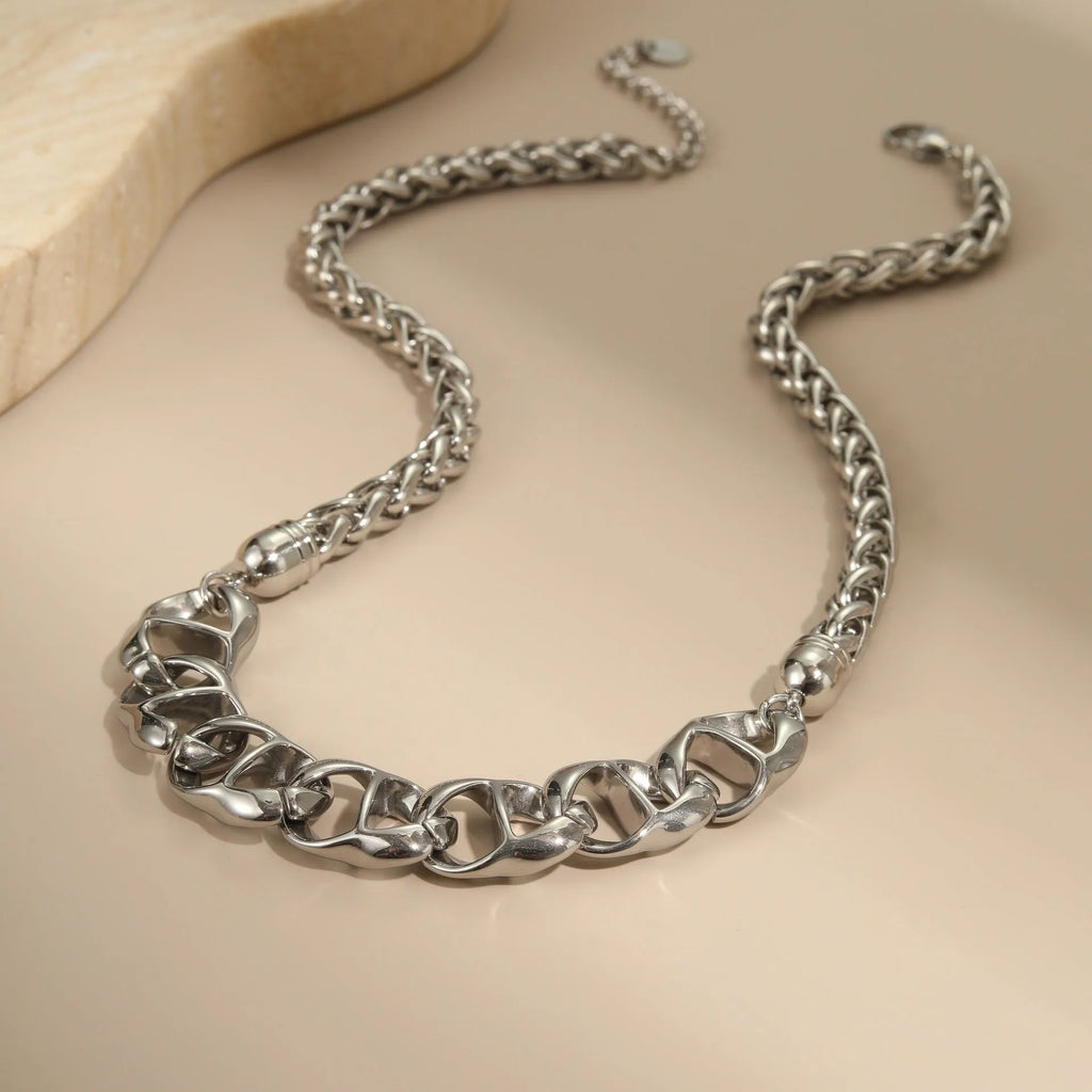 Stainless steel women's necklace with geometric pendant and regular chain in gold or steel finish
