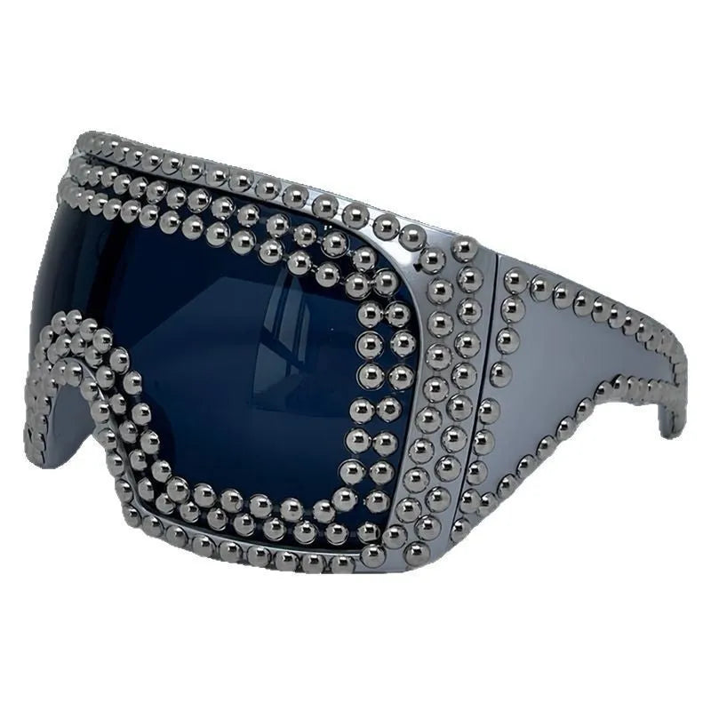 Men's punk sunglasses with large rim and square rivet details in silver or gold colour
