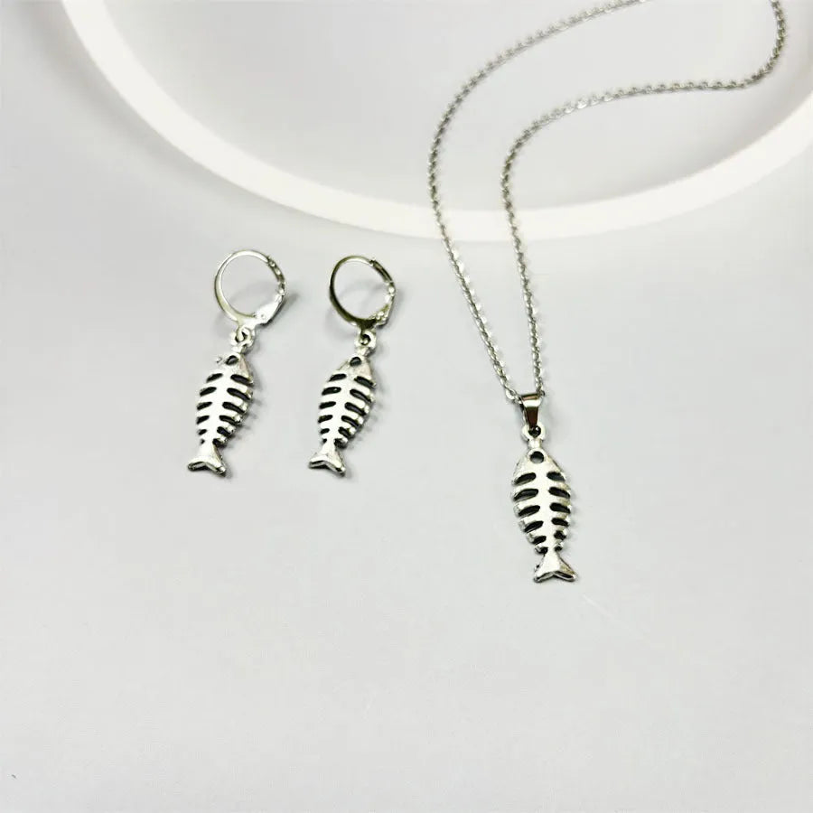 Retro fishbone pendant necklace with matching earrings set on adjustable O-shaped chain