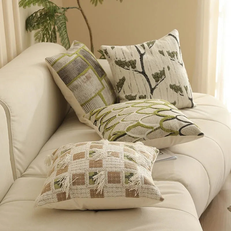 Yarn-dyed jacquard cushion cover with retro plant and flower pattern, 45x45 cm, in a waist pillow shape.