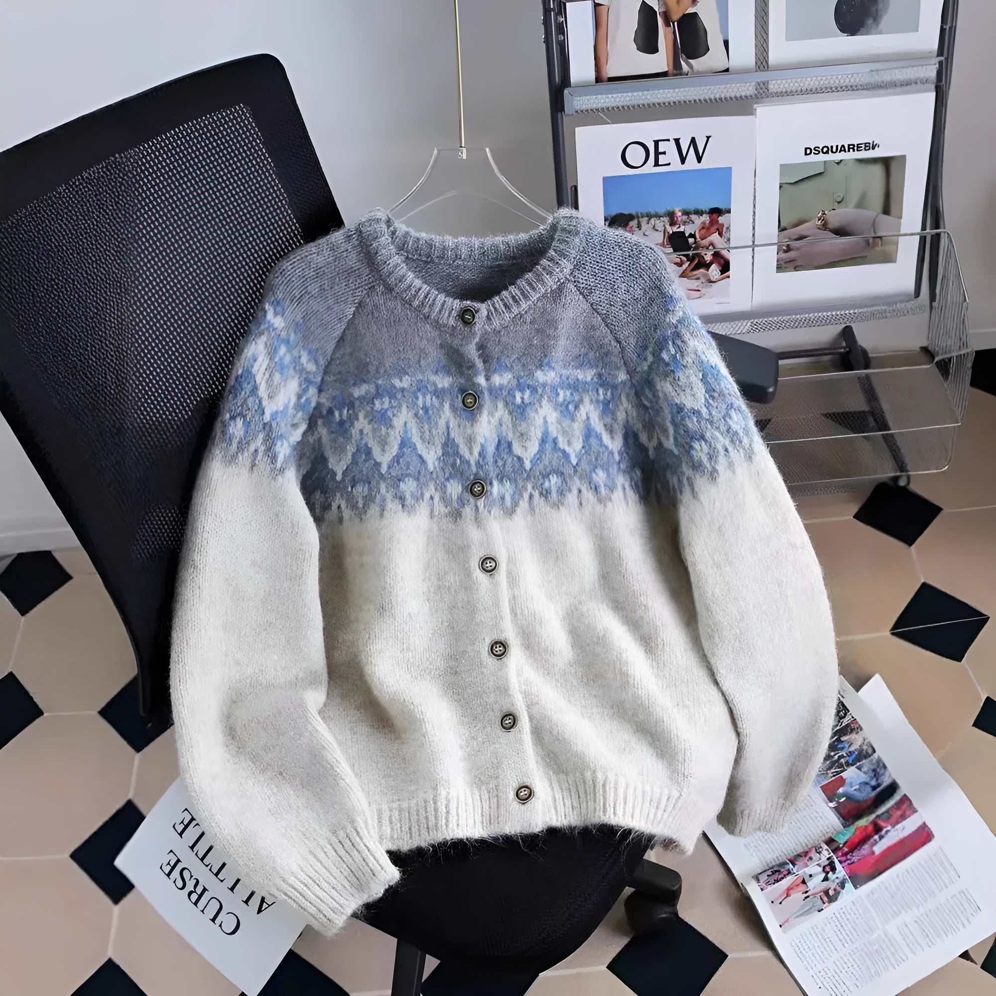 Women's thick jacquard knit sweater coat with contrasting colour design in loose fit