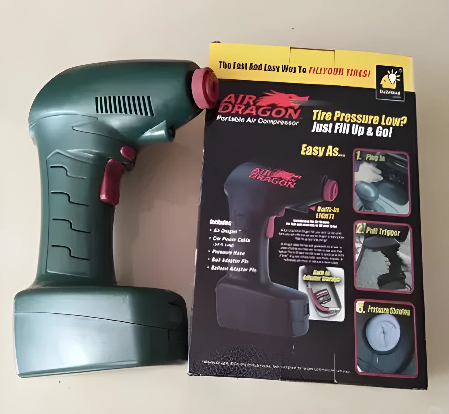 Portable electric car air pump with 12V plug for tyre inflation