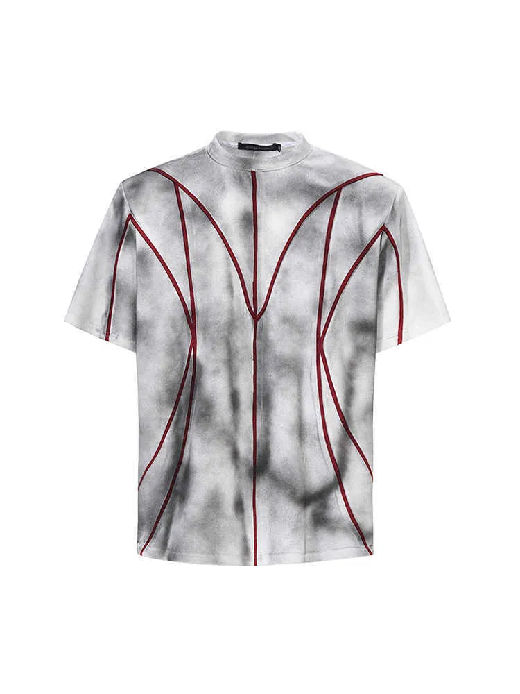 Short sleeve round neck T-shirt with padded shoulders and three-dimensional line patchwork design
