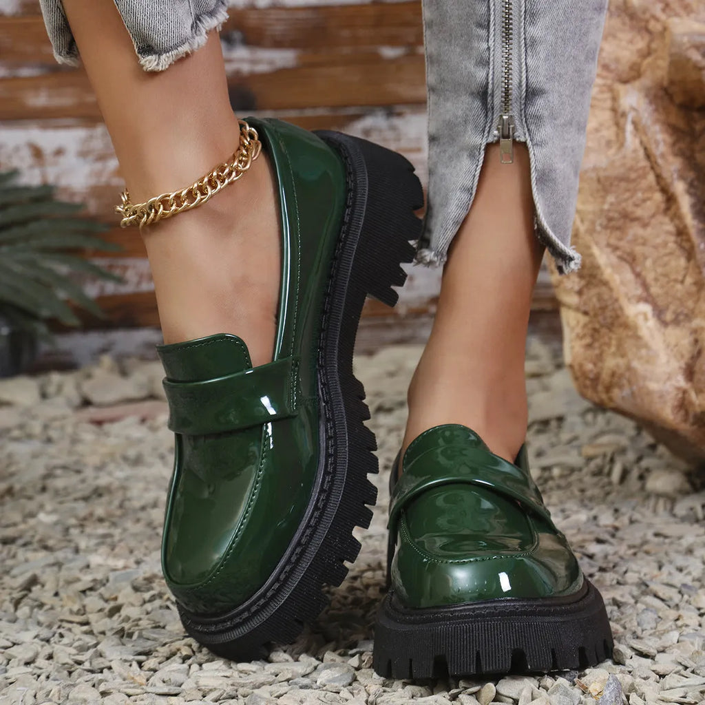 British style women's slip-on loafers with chunky platform heel in black colour