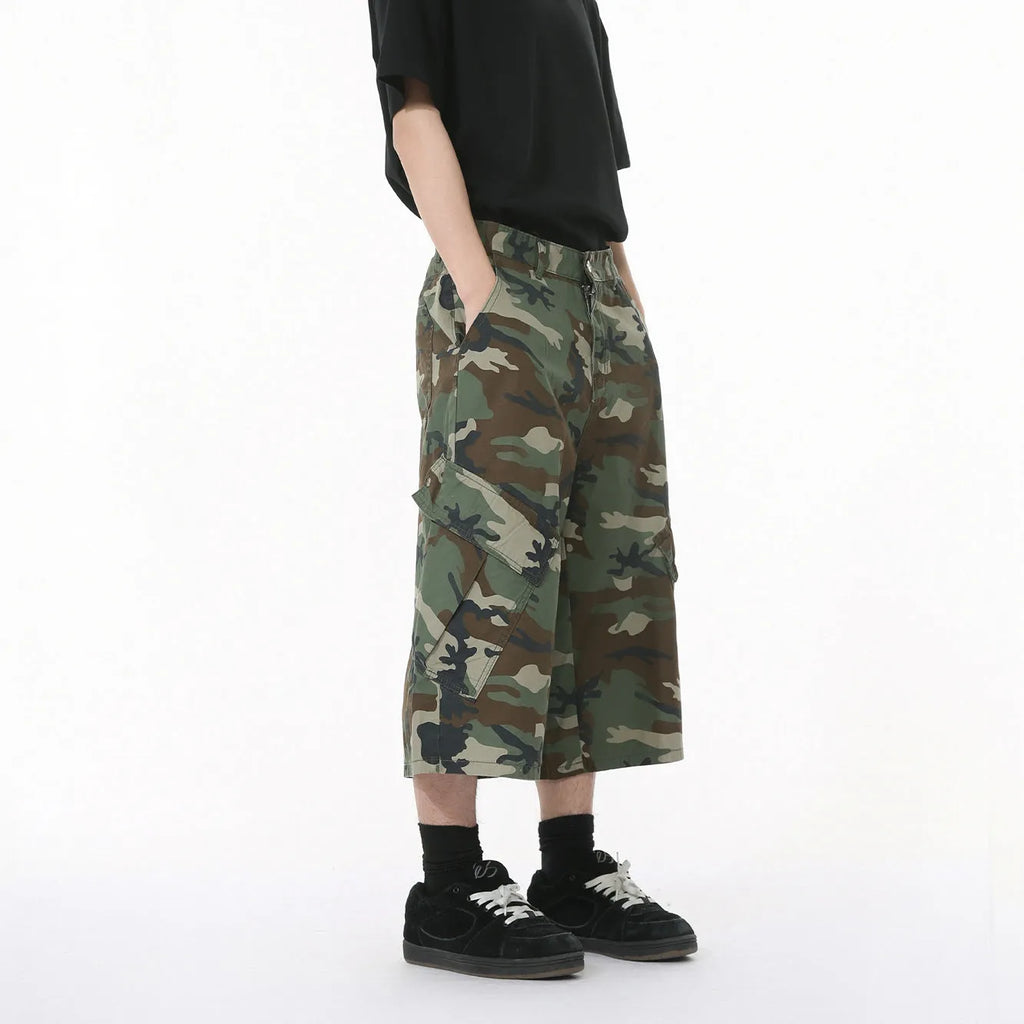 Men's cropped camouflage jeans with large pockets and American side stitching