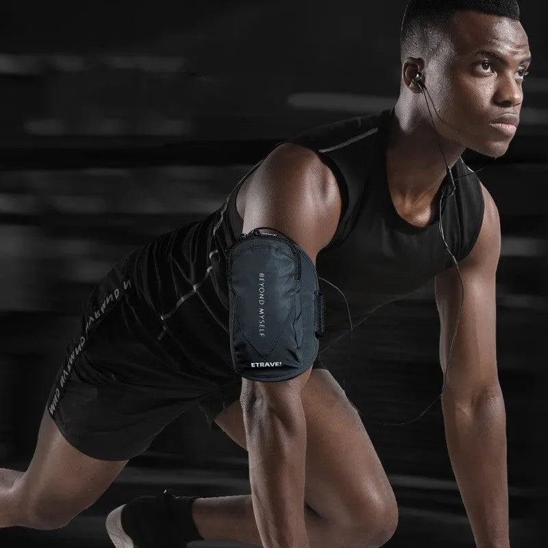 Black reflective running arm bag with adjustable strap and 7-inch capacity.