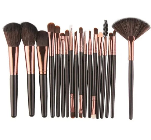MAANGE 18 piece makeup brush set with fan brushes in case