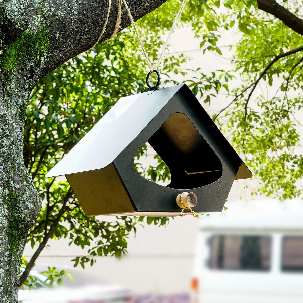European-style iron bird nest with anti-rain feature for outdoor garden decoration