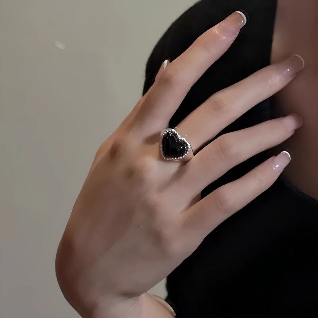 S925 sterling silver adjustable ring with black agate heart design on open mouth band