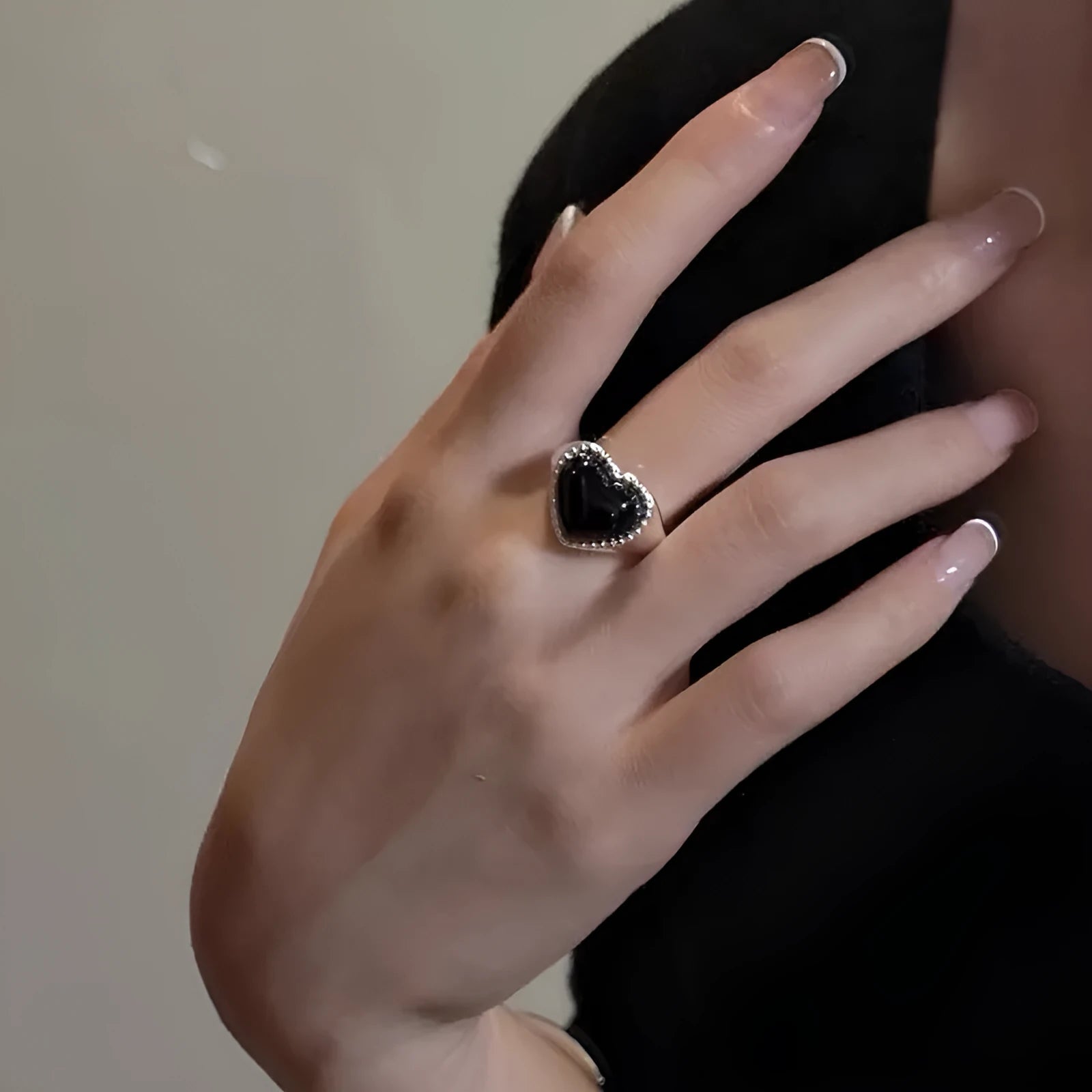 S925 sterling silver adjustable ring with black agate heart design on open mouth band