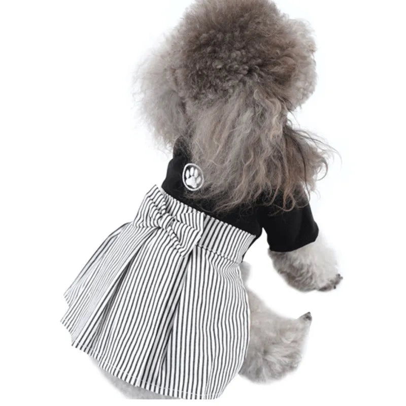 Thin cotton poodle dog clothes in four-legged pants or skirt style for spring, autumn, and summer.